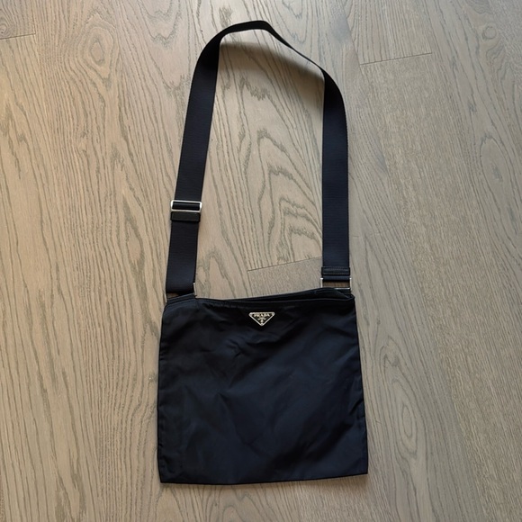 Prada crossbody nylon bag. Black, great condition. Authentic. - Picture 1 of 3
